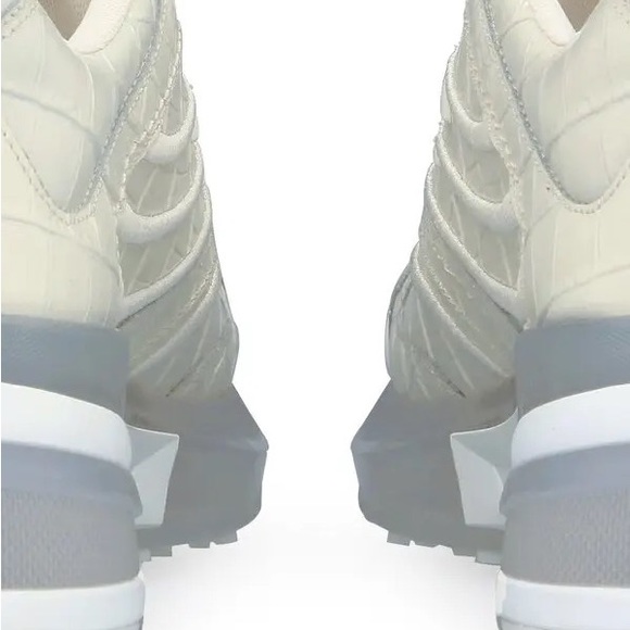 Authentic givenchy giv 1 sneakers - Picture 7 of 15